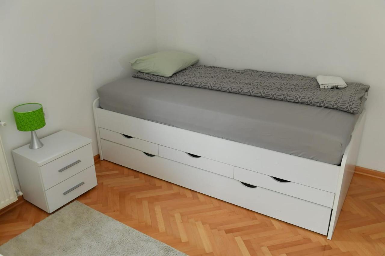 Dobi Apartmani Wing Jagodina Kültér fotó